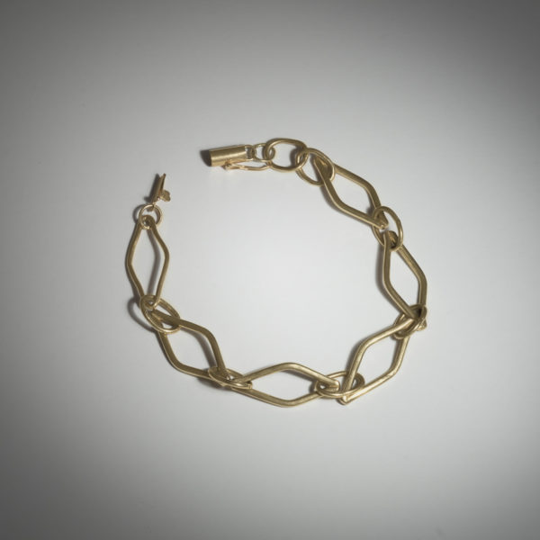 A66. Agave link 18k yellow gold bracelet
